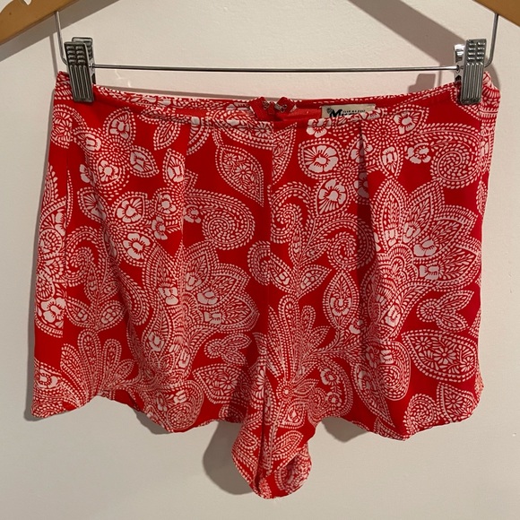 Show Me Your MuMu Red Paisley Sawyer Shorts Small - Picture 4 of 8